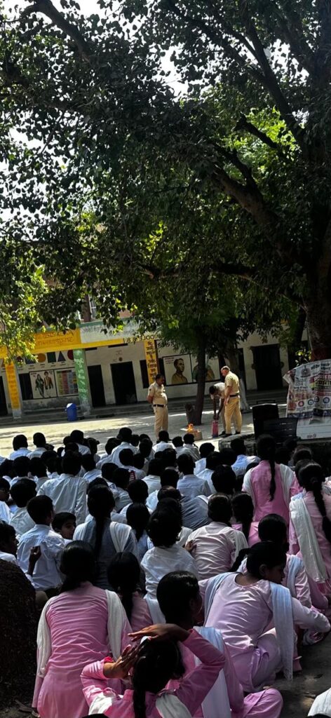FIRE SAFTY TRAINING TO STUDENT